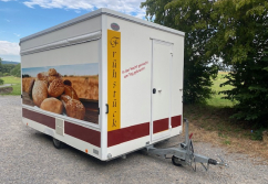 Backwaren Verkaufsanhänger, absenkbar (inkl. Inventar)