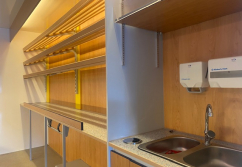 Backwaren Verkaufsanhänger, absenkbar (inkl. Inventar)